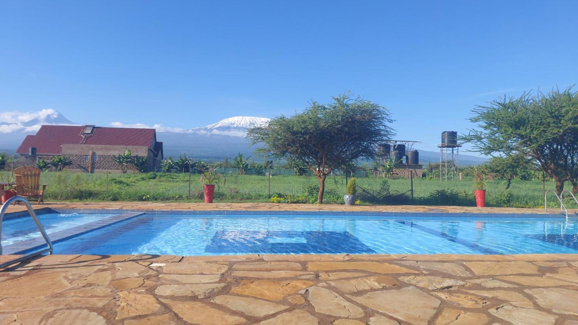 Amboseli Glass House Oloitokitok Esterno foto